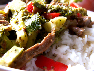 Italienisches Gemüse mit Lupinengeschnetzeltem und weißem Basmatireis (vegan)